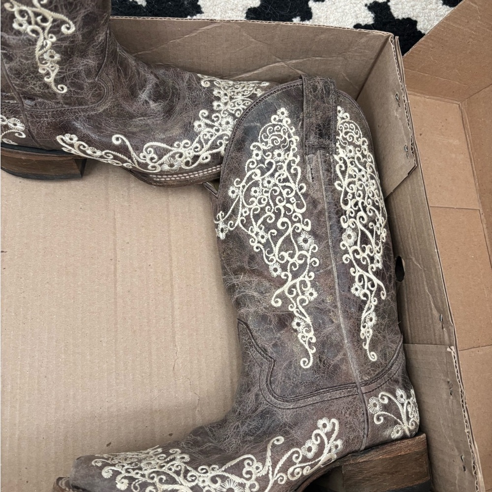 Brown/taupe Squared Toe Leather Cowboy Boots with Cream Embroidery